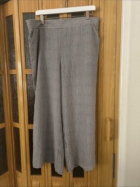 Max Studio Black & White Vertical Stripe Wide-Leg Pants